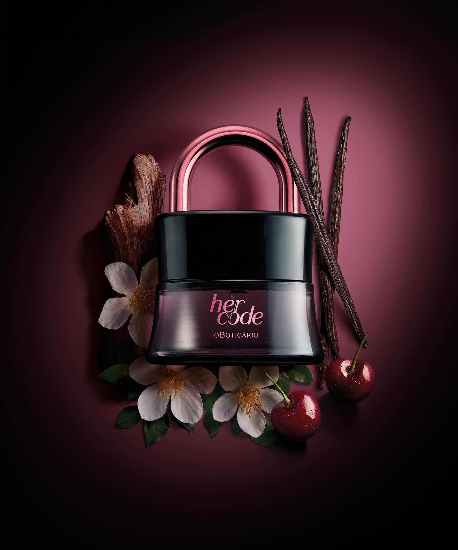 Fragancia oriental amaderada. Al ser eau de parfum, dura por más tiempo en tu piel con notas de frutos rojos, vainilla y sándalo.